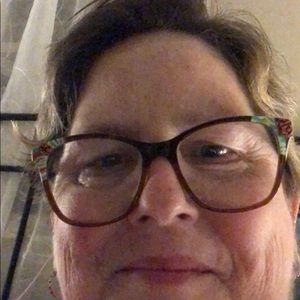 Meet your Posher, Jeannine